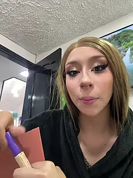 Snapshot of bellablack27 chatting on 03.20.25 bellablack27 online show from 03.20.25