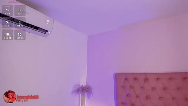 sophiarossee  online show from 11.24.25