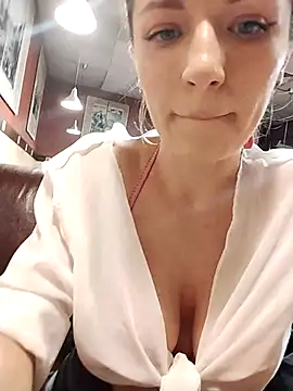 Brilliant-Queen1 online show from 10.23.25