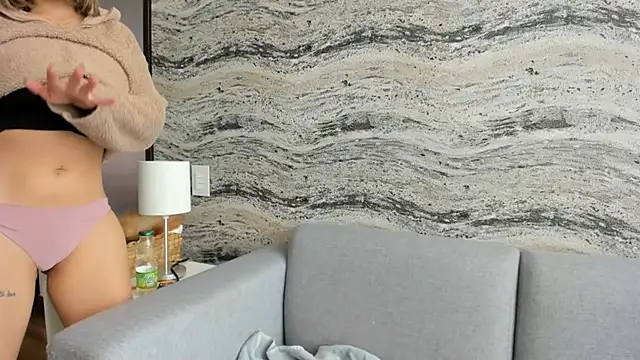 Snapshot of Sophi__a chatting on 03.03.25 Sophi a online show from 03.03.25