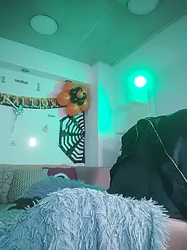 Snapshot of CaroFisher chatting on 10.08.25 CaroFisher online show from 10.08.25