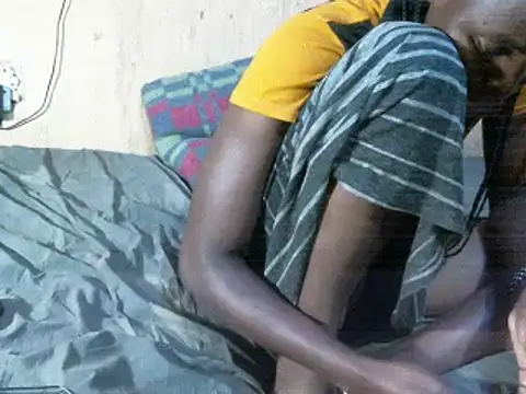 Snapshot of cute_naimah chatting on 03.05.25 cute naimah online show from 03.05.25