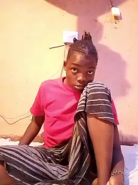 Snapshot of cute_naimah chatting on 10.12.25 cute naimah online show from 10.12.25