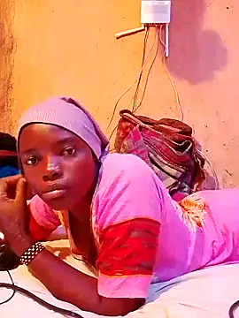 Snapshot of cute_naimah chatting on 11.06.25 cute naimah online show from 11.06.25