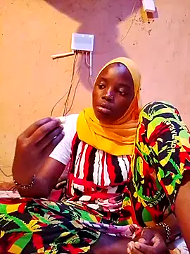 cute naimah online show from 11.14.25