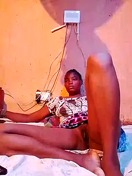 cute naimah online show from 11.27.25