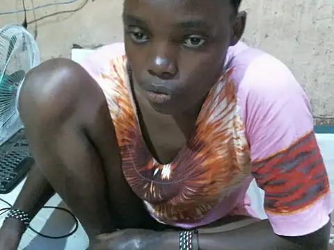 cute naimah online show from 03.31.26