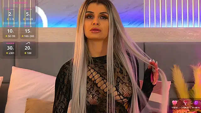 Snapshot of MiaCharm chatting on 10.10.25 MiaCharm online show from 10.10.25