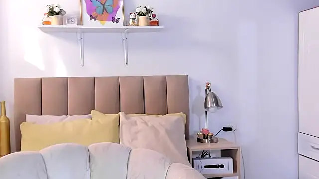 Snapshot of Zoe_Gruber chatting on 02.10.26 Zoe Gruber online show from 02.10.26