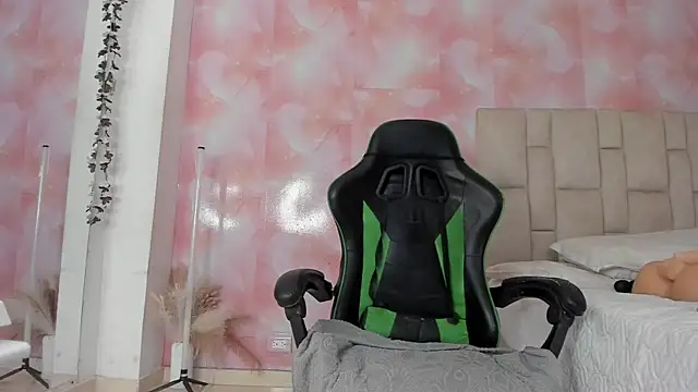 emily lean  online show from 11.14.25