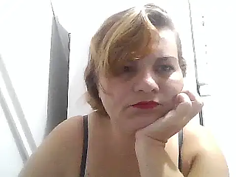 Snapshot of laiscibelle chatting on 02.20.25 laiscibelle online show from 02.20.25