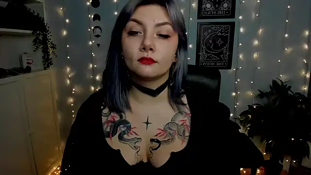 Snapshot of GabbiePerfect chatting on 10.28.25 GabbiePerfect online show from 10.28.25