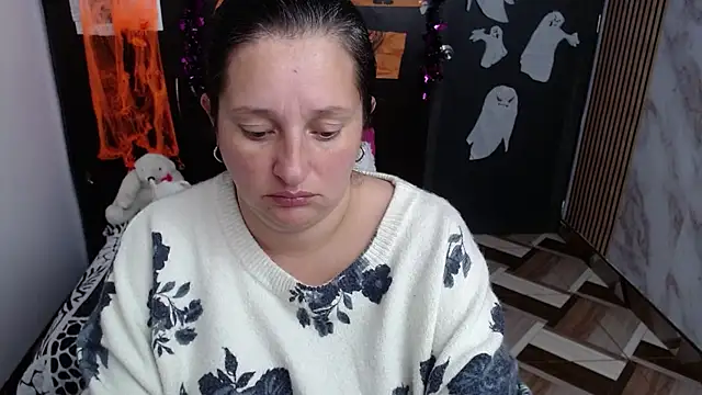 CristialJones  online show from 10.29.25