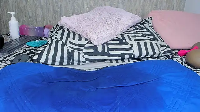 Snapshot of violett_lo chatting on 01.30.25 violett lo online show from 01.30.25