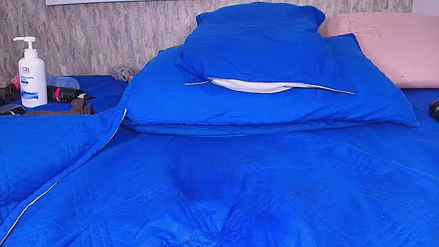 Snapshot of violett_lo chatting on 03.07.25 violett lo online show from 03.07.25