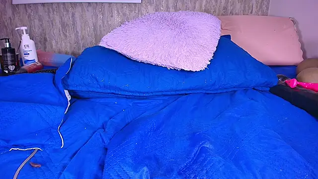 Snapshot of violett_lo chatting on 03.15.25 violett lo online show from 03.15.25