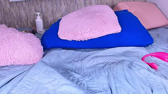 Snapshot of violett_lo chatting on 03.22.25 violett lo online show from 03.22.25