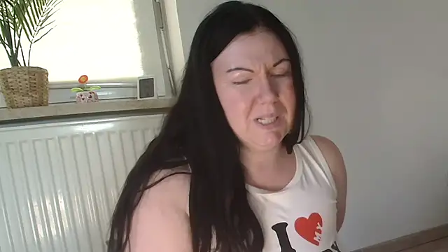 Snapshot of p6w_official chatting on 02.03.25 p6w official online show from 02.03.25