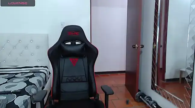 Snapshot of JoseRumbero26 chatting on 02.10.25 JoseRumbero26 online show from 02.10.25