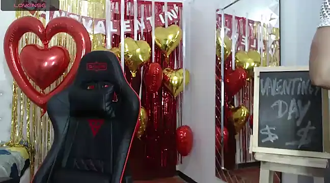 Snapshot of JoseRumbero26 chatting on 02.15.25 JoseRumbero26 online show from 02.15.25