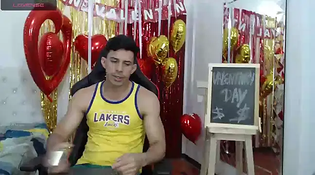 Snapshot of JoseRumbero26 chatting on 02.17.25 JoseRumbero26 online show from 02.17.25