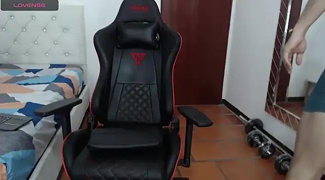 Snapshot of JoseRumbero26 chatting on 02.27.25 JoseRumbero26 online show from 02.27.25