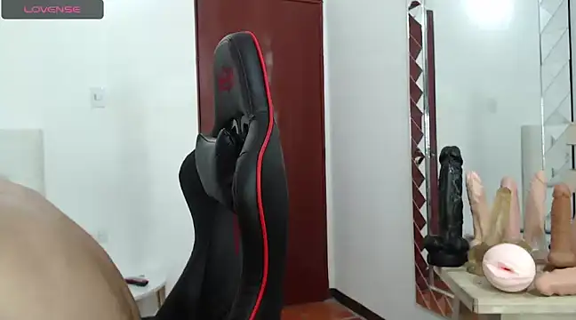 Snapshot of JoseRumbero26 chatting on 03.05.25 JoseRumbero26 online show from 03.05.25