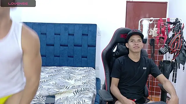 Snapshot of JoseRumbero26 chatting on 10.04.25 JoseRumbero26 online show from 10.04.25