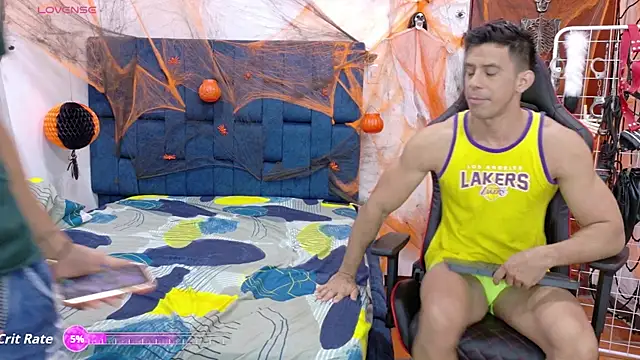 Snapshot of JoseRumbero26 chatting on 10.18.25 JoseRumbero26 online show from 10.18.25