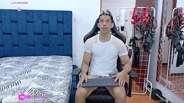 Snapshot of JoseRumbero26 chatting on 11.09.25 JoseRumbero26 online show from 11.09.25