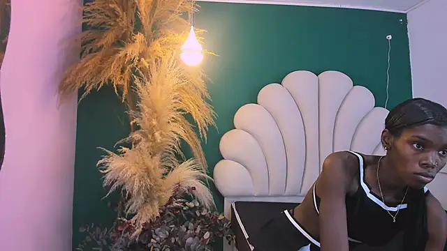 Snapshot of bonieklent chatting on 02.04.25 bonieklent online show from 02.04.25