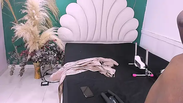 Snapshot of bonieklent chatting on 02.21.25 bonieklent online show from 02.21.25