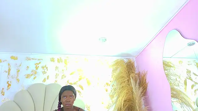 Snapshot of bonieklent chatting on 10.20.25 bonieklent online show from 10.20.25