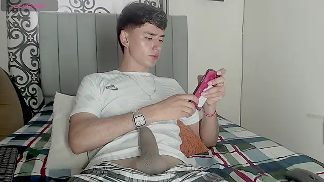 Snapshot of juan_stiven chatting on 10.22.25 juan stiven online show from 10.22.25