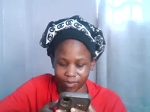 Snapshot of SexxyTerry chatting on 10.20.25 SexxyTerry online show from 10.20.25