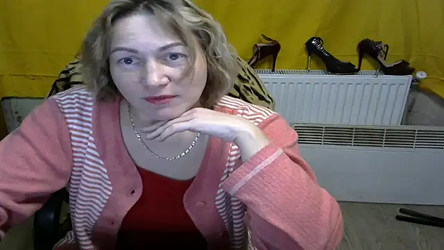 wLESLYMOSw online show from 01.28.25