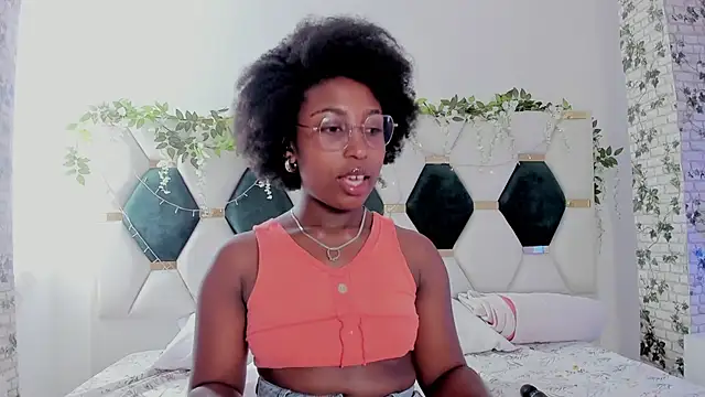 Snapshot of EmmaSanzz_ chatting on 01.21.25 EmmaSanzz online show from 01.21.25
