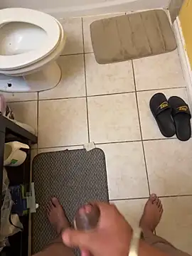 Snapshot of VFuck4U_xxx chatting on 12.04.24 VFuck4U xxx online show from 12.04.24