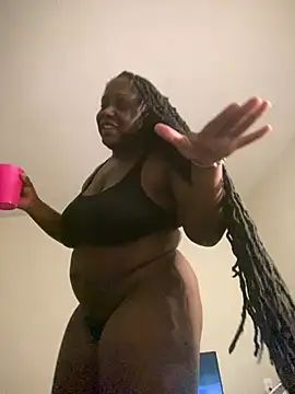 Snapshot of fantasygyal chatting on 05.25.26 fantasygyal online show from 05.25.26