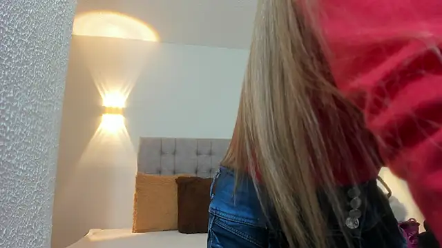 Snapshot of Carolina_hernandez22 chatting on 09.30.25 Carolina hernandez22 online show from 09.30.25