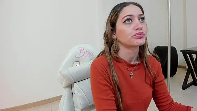 Snapshot of Carolina_hernandez22 chatting on 11.10.25 Carolina hernandez22 online show from 11.10.25