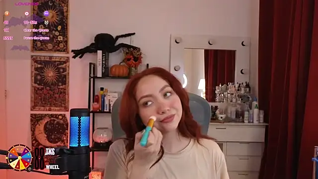 LilyVelvett online show from 10.03.25