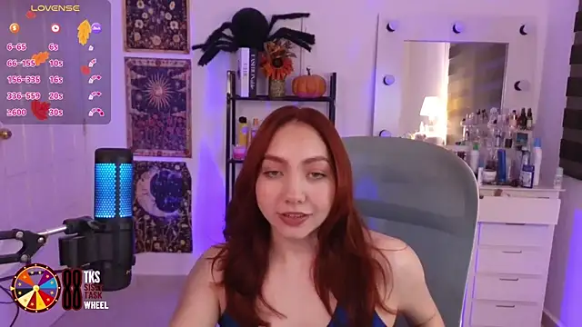 LilyVelvett online show from 11.20.25