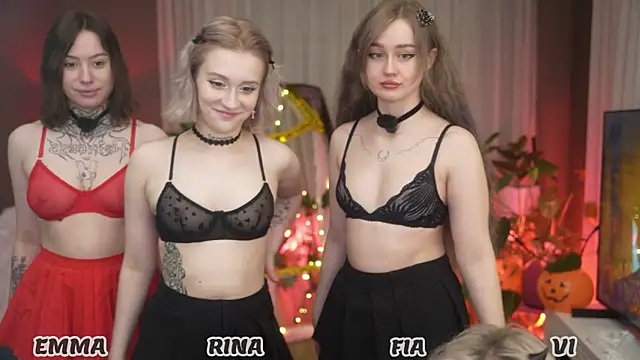 Snapshot of your_favoritegirls chatting on 10.25.25 your favoritegirls online show from 10.25.25