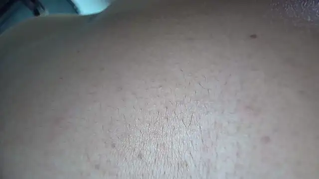 Snapshot of white_sexy_ chatting on 10.18.25 white sexy online show from 10.18.25