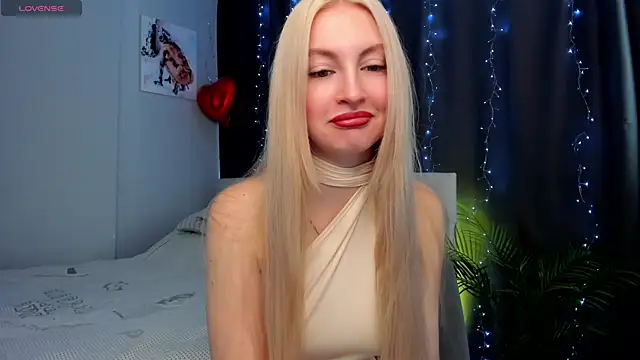 Snapshot of Kimmy_powell chatting on 10.18.25 Kimmy powell online show from 10.18.25