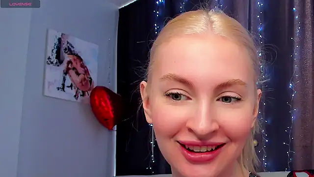 Snapshot of Kimmy_powell chatting on 10.31.25 Kimmy powell online show from 10.31.25