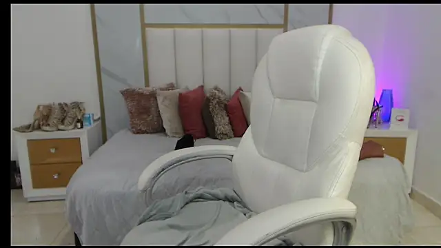 annita cooper  online show from 10.16.25