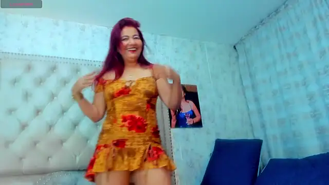 Snapshot of Victoriarouss- chatting on 10.13.25 Victoriarouss- online show from 10.13.25