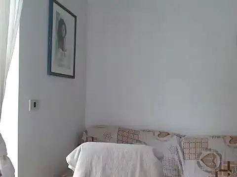 Snapshot of danasantoreal chatting on 09.30.25 danasantoreal online show from 09.30.25